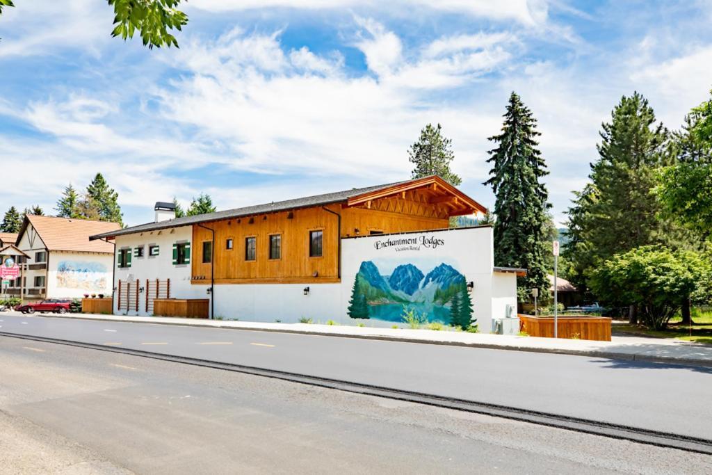 Enchantment Lodges - 5 Min Walk To Downtown Левънуърт Екстериор снимка